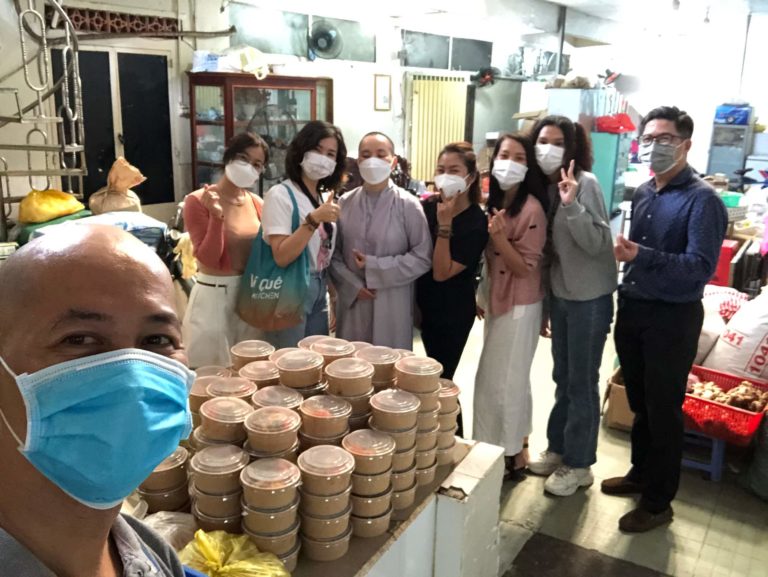 vi que kitchen hoat dong tu thien 3