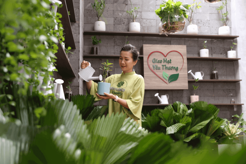 vi que kitchen trong cay