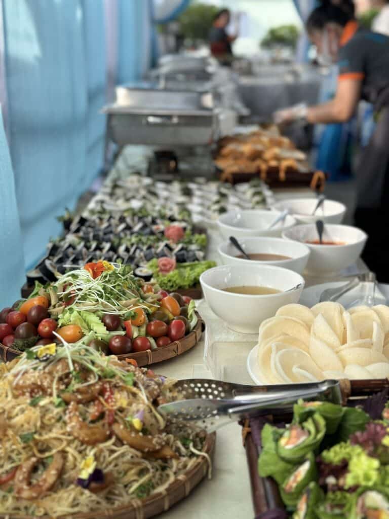 Tiệc catering outside tại nhà riêng, công ty